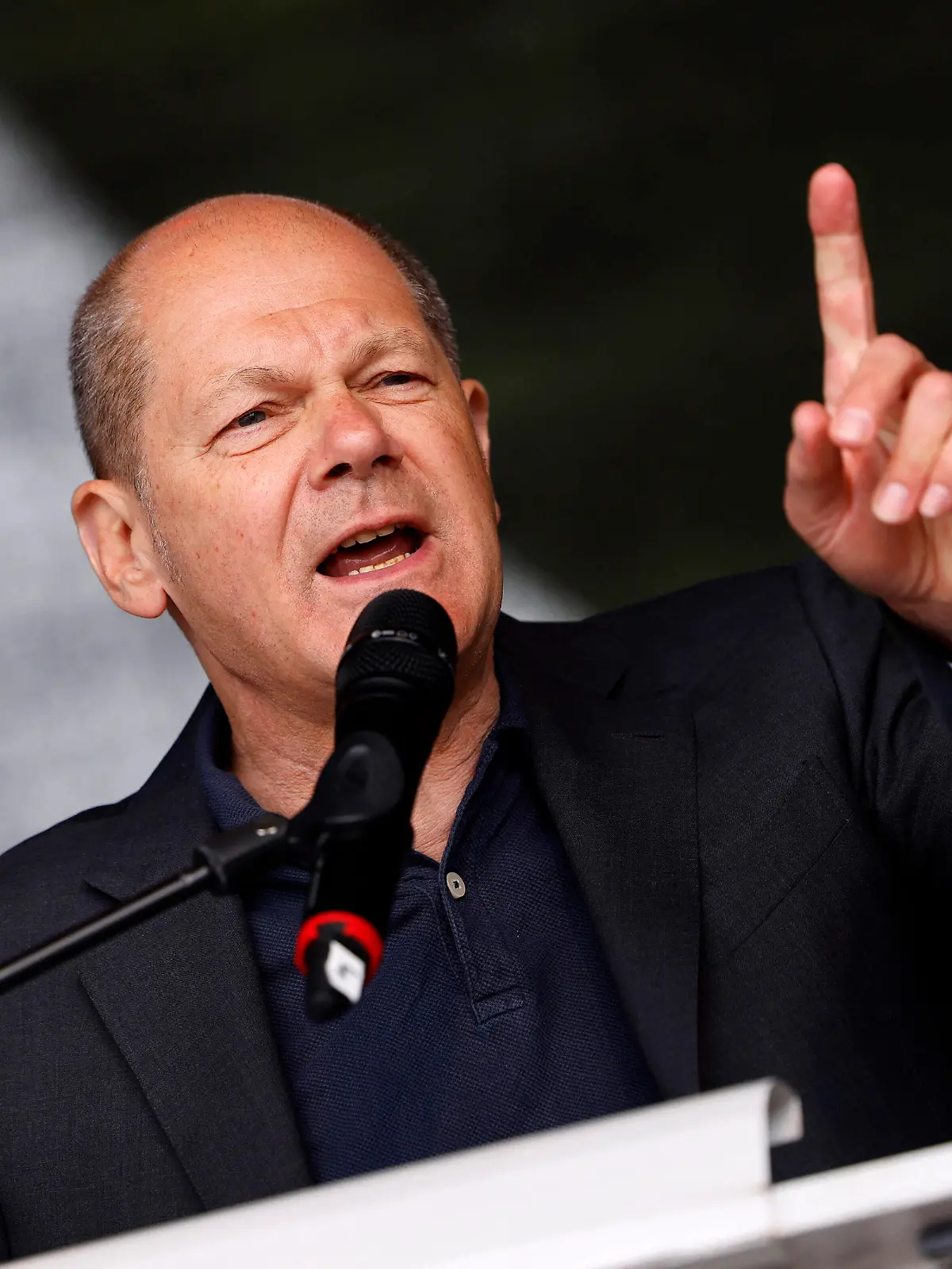  Bundeskanzler Olaf Scholz spricht auf der DGB-Veranstaltung am Tag der Arbeit auf dem Johannes Rau Platz. Düsseldorf, 01.05.2022 NRW Deutschland *** Chancellor Olaf Scholz speaks at the DGB Labor Day event at Johannes Rau Platz Düsseldorf, 01 05 2022 NRW Germany Copyright: xChristophxHardtx