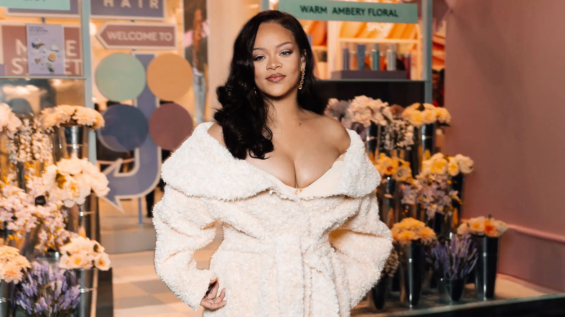 Popstar Rihanna setzt in diesem Herbst auf Vanilla als Trendfarbe.