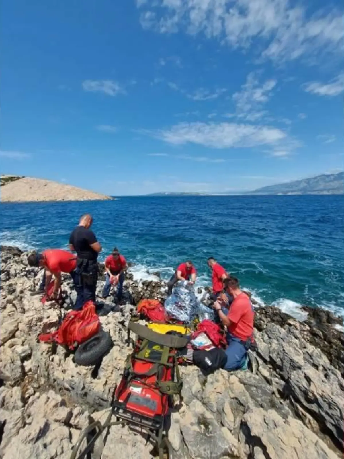 Rettungskräfte an der Adria-Küste in Kroatien.