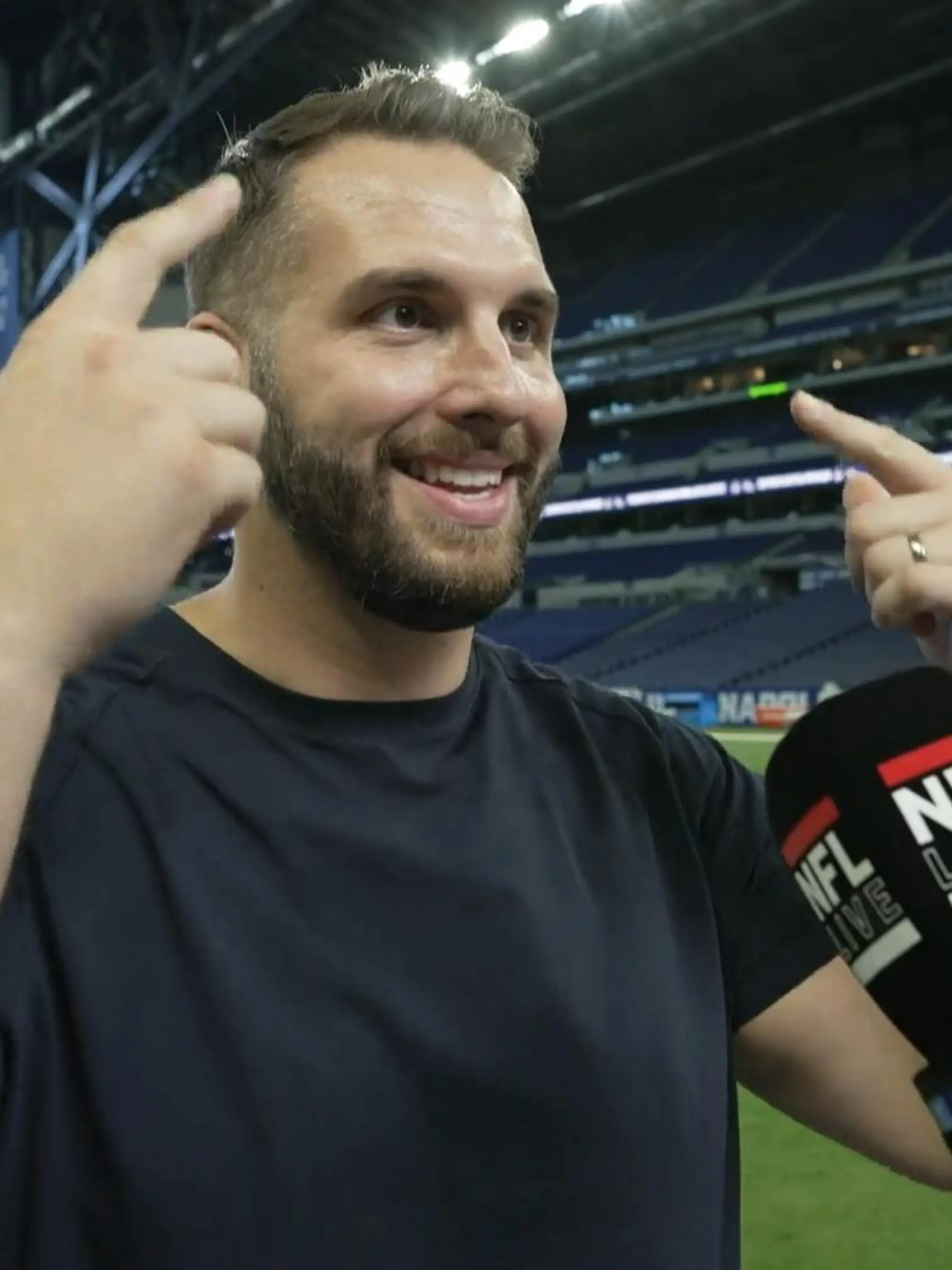 Bild zu: "NFL-Experte Werner offenbart süßen Familien-Plan"