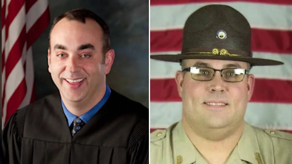 Richter Kevin Mullins (links) wurde ersten Erkenntnissen der Polizei zufolge von Sheriff Mickey S. (rechts) erschossen.