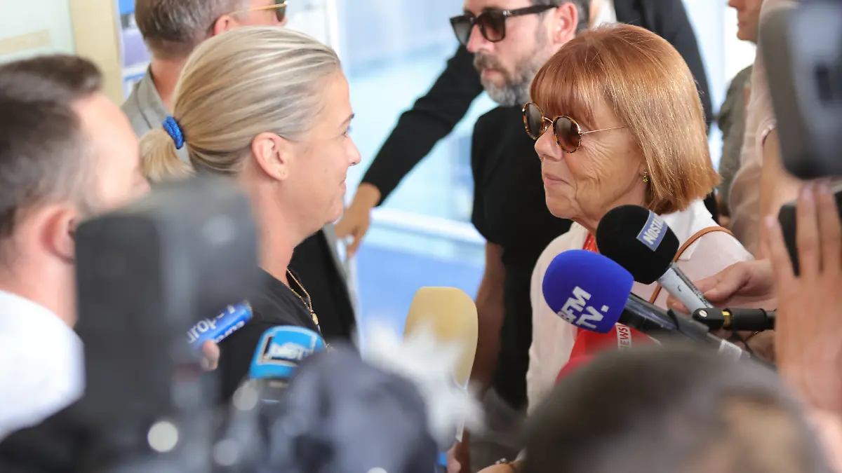 Gisèle und ihre Tochter Caroline geben sich im Prozess in Frankreich gegenseitig Halt.