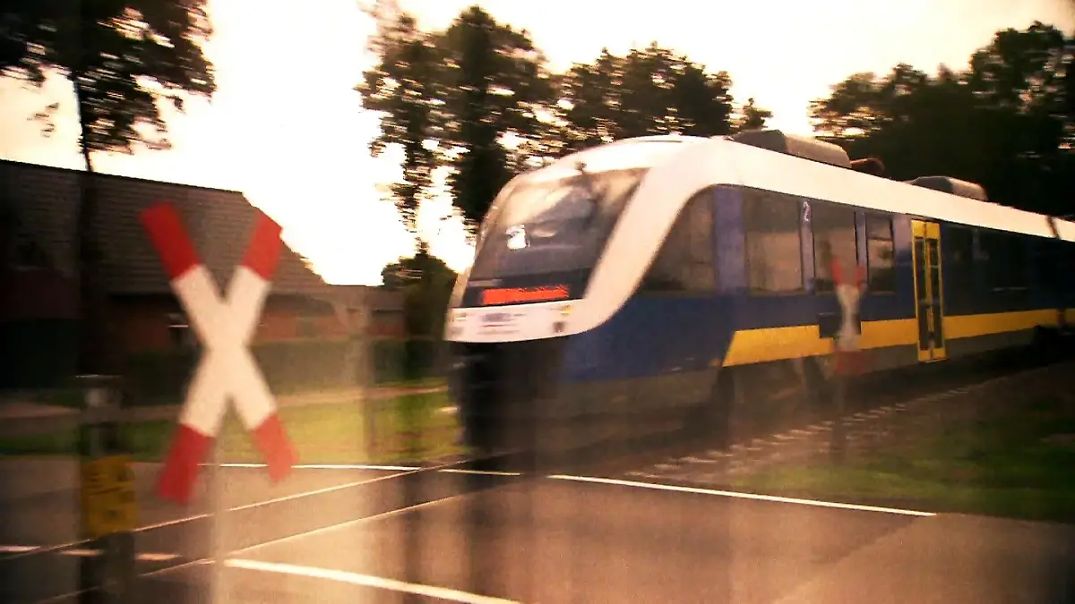 Nooit een beetje Schranke! Kan RTL etwas verhuizen? An Diesem Bahnübergang starb schon ein Mensch