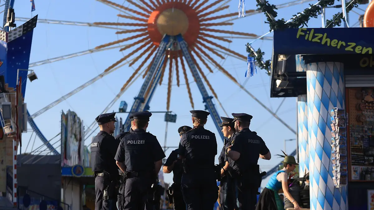 Hohe Polizeipräsenz und mehr Kontrollen auf der Wiesn.