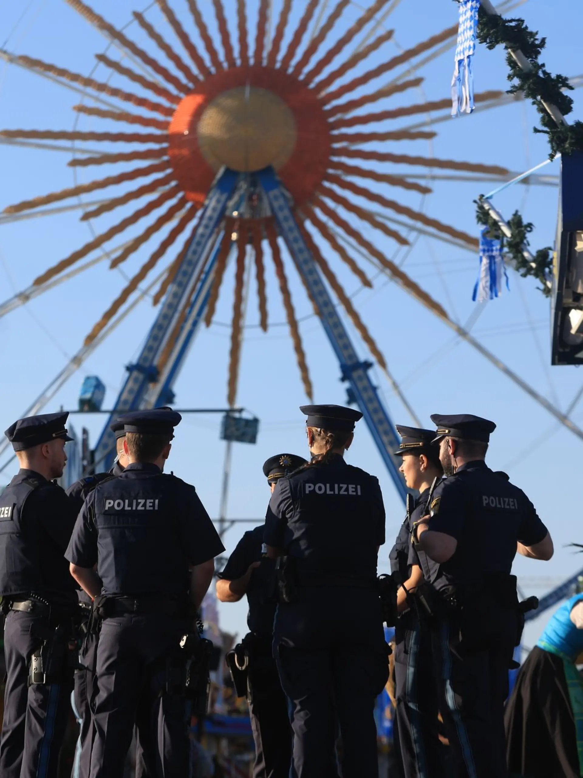 Bild zu: "Wiesn-Mitarbeiter soll Touristin (22) vergewaltigt haben"