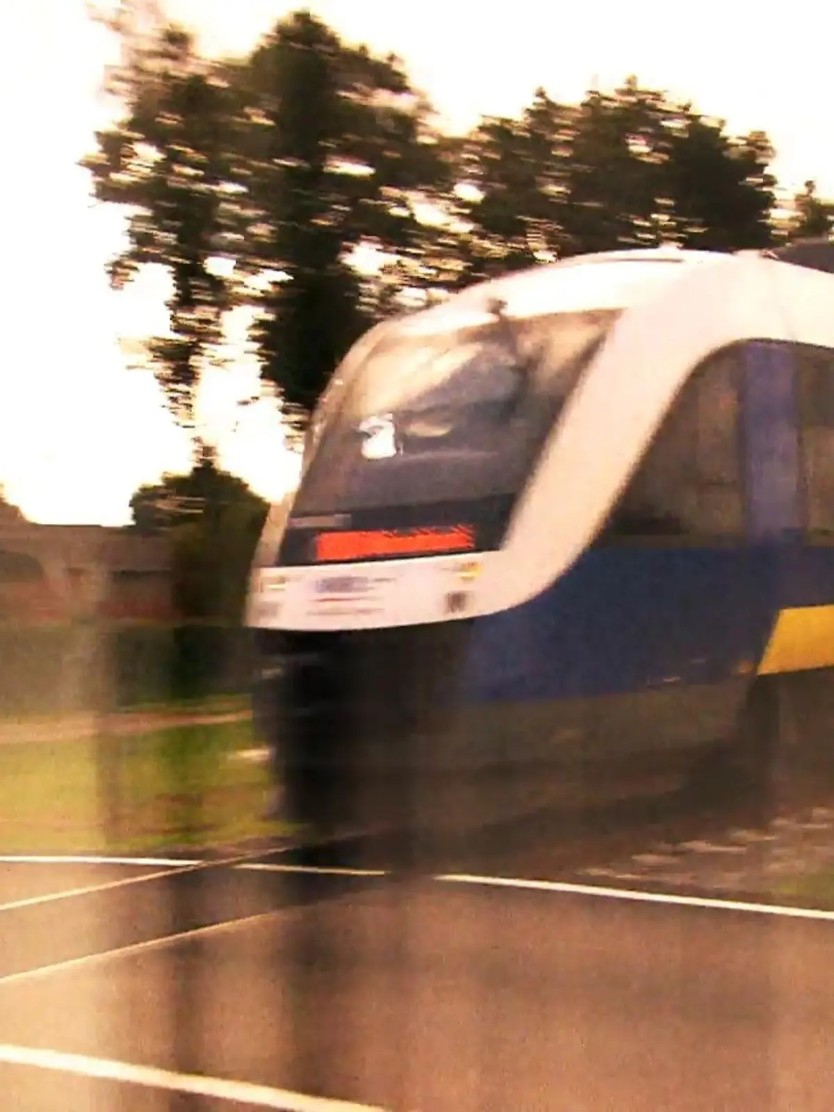 Ein Bahnübergang in Vechta (Niedersachsen) hat keine Schranke. 2019 ist hier ein Mann gestorben.