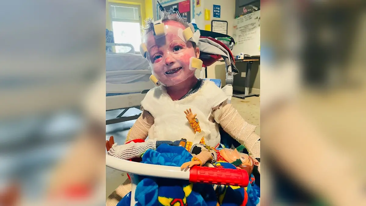Der kleine Bennett (3) blieb im brennenden Auto zurück.