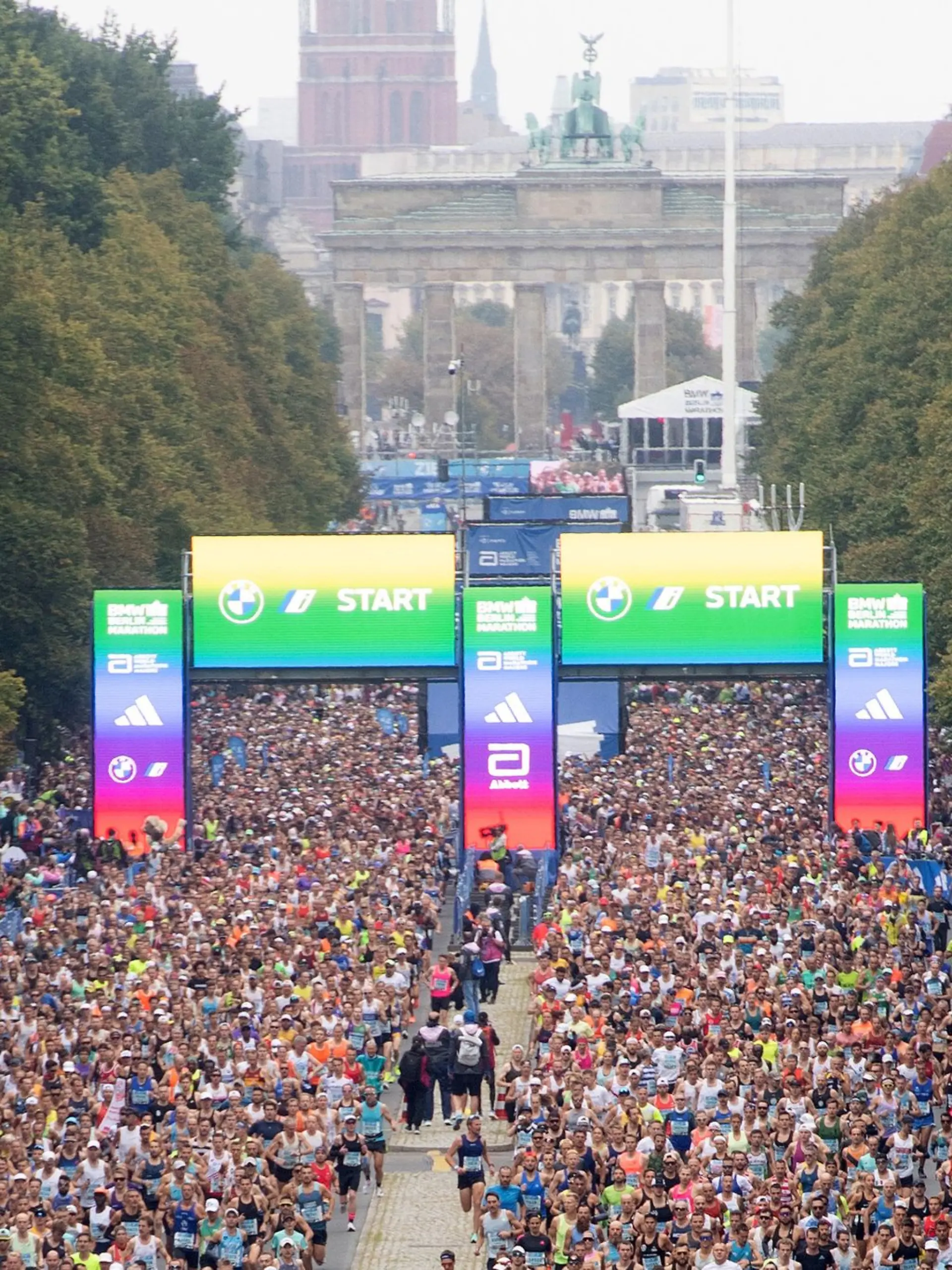 Bild zu: "Erste Berlin-Marathon-Sieger reisen in die Vergangenheit"