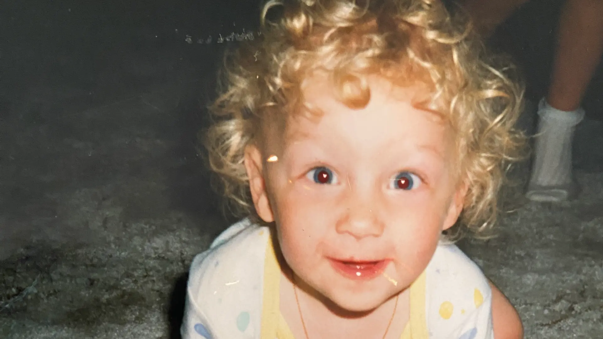 Hätten Sie ihn erkannt? Filip als Kind mit blonden Locken.