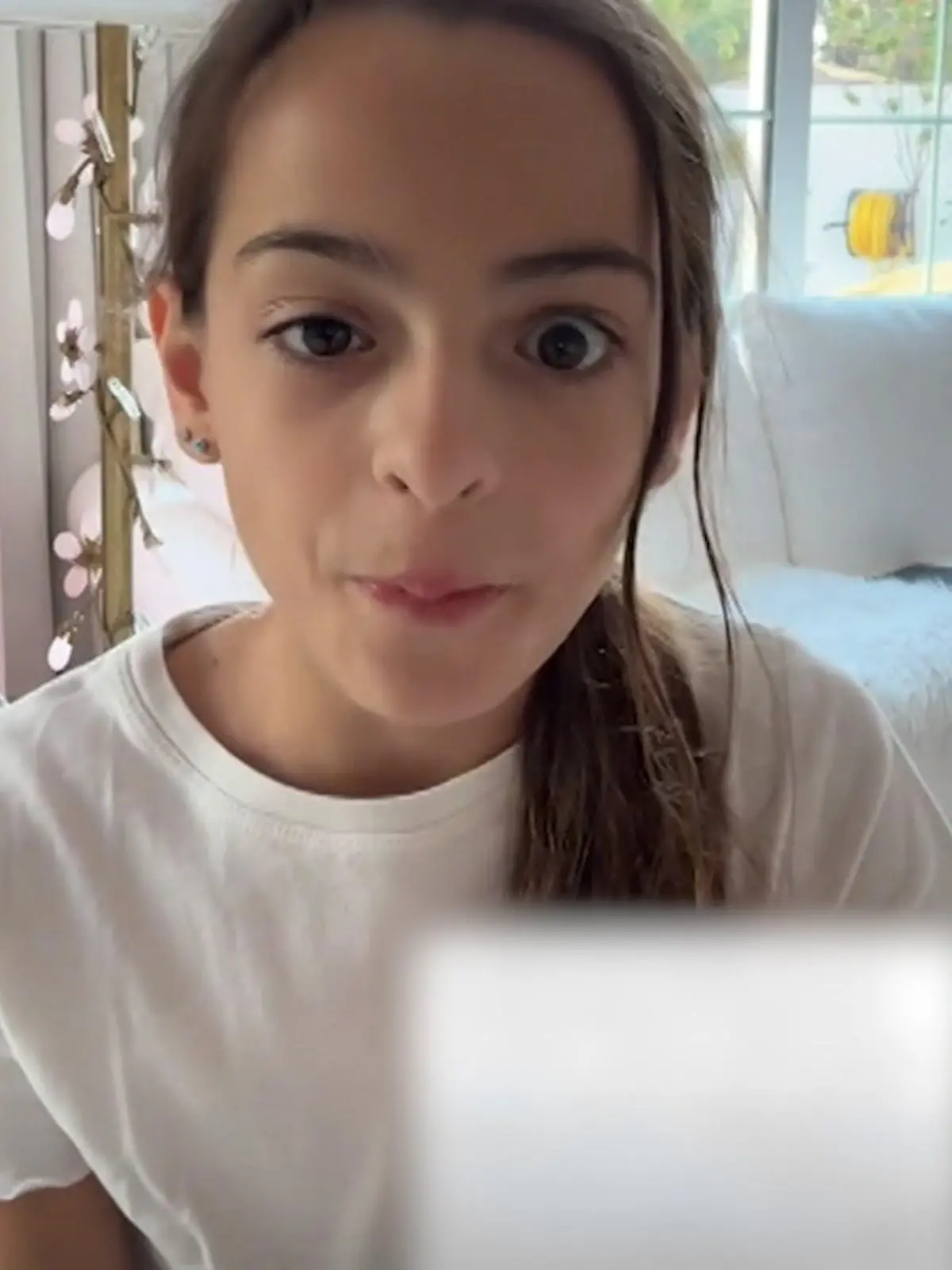 Bild zu: "Laila Ferchichi erklärt ihr ungewöhnlich zuckendes Auge"