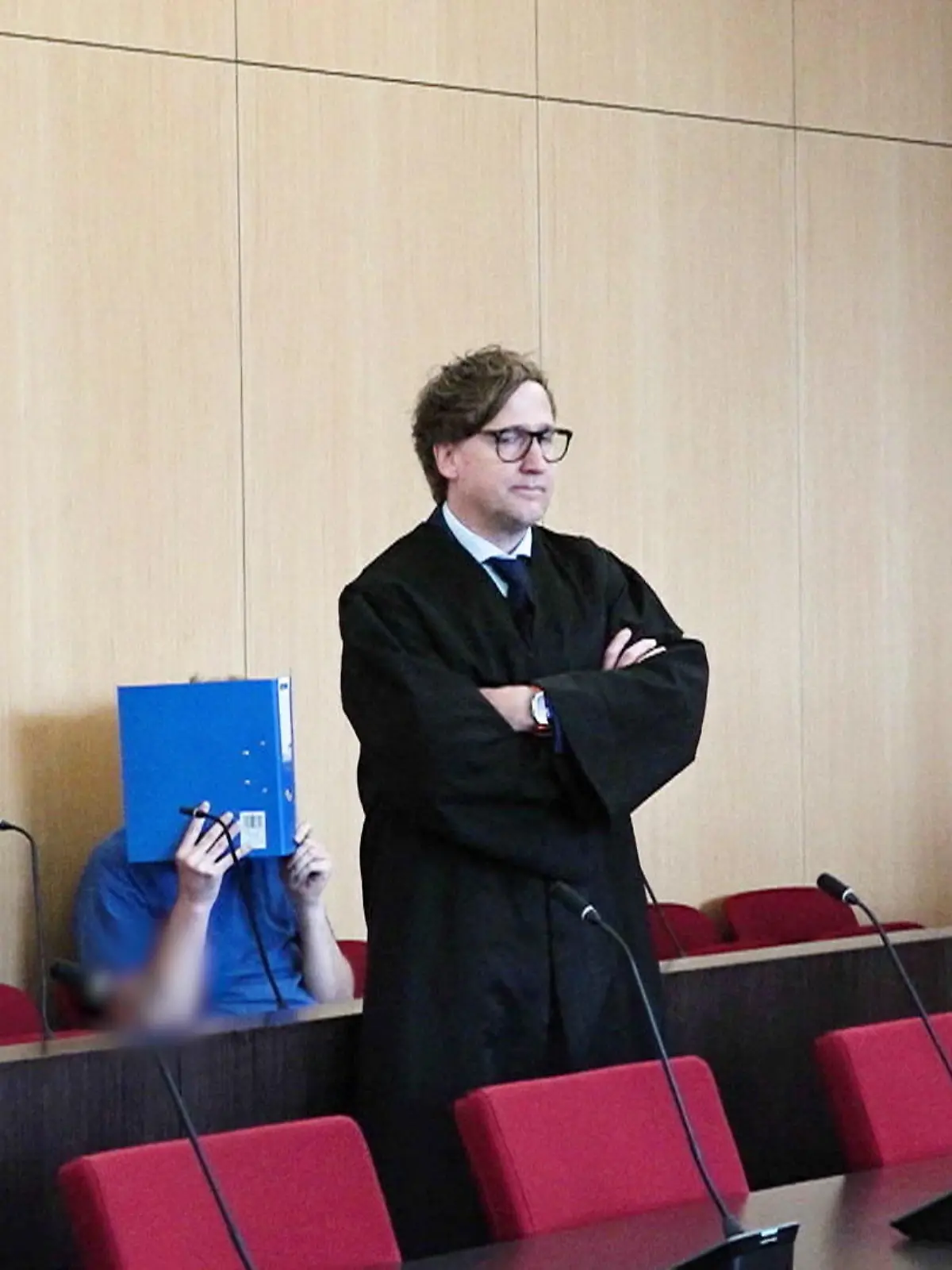 Bild zu: "Prozess wegen versuchten Mordes"