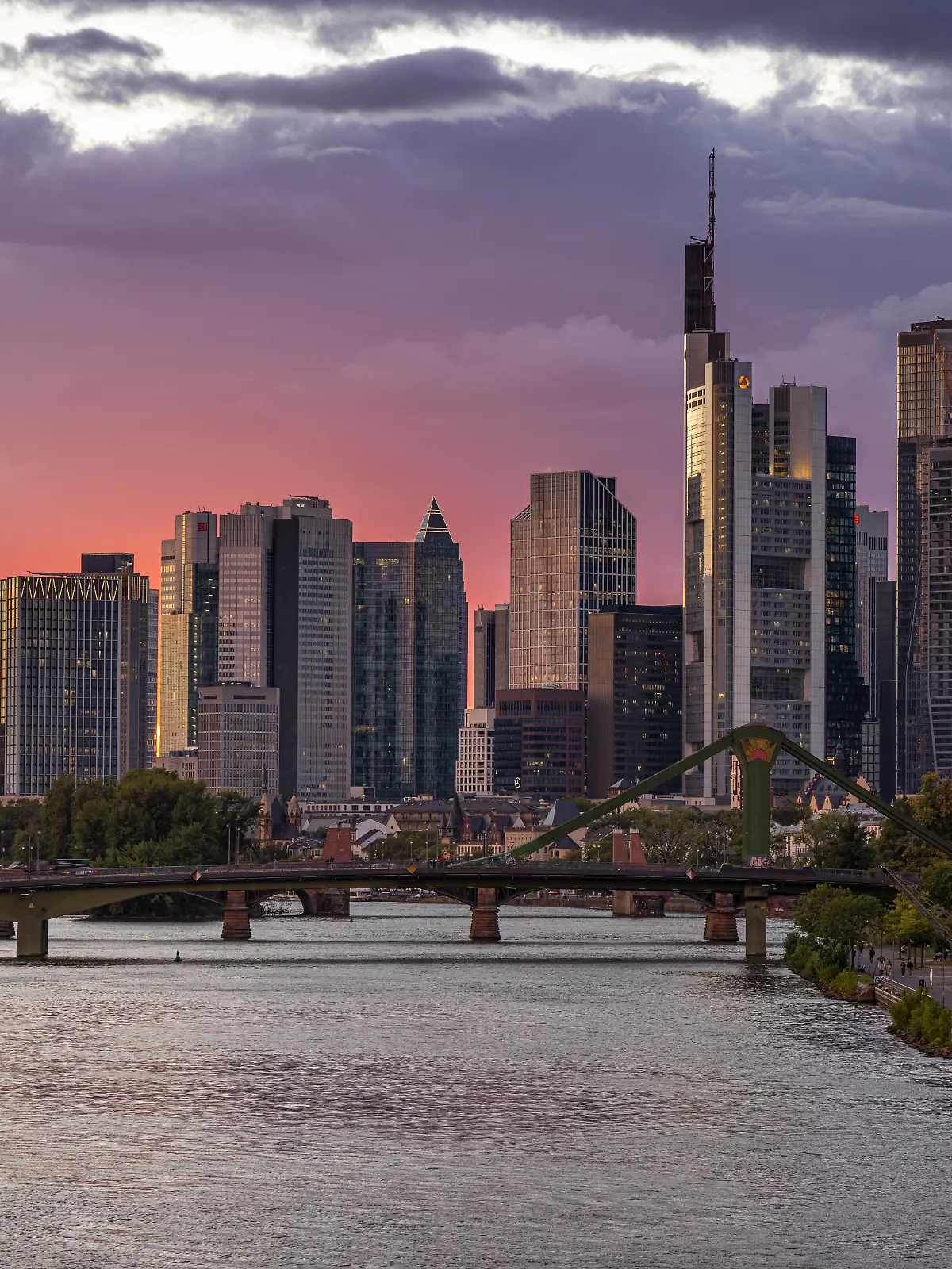 Bild zu: "Polizei Frankfurt warnt vor Serienvergewaltiger"