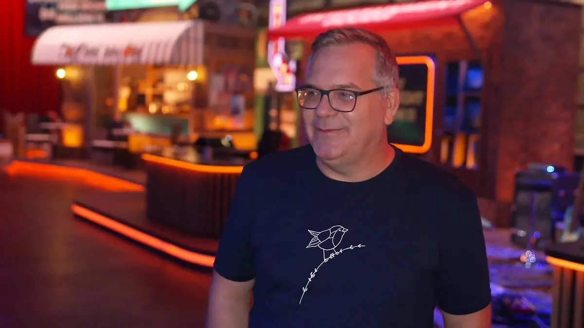 Jetzt klärt Elton auf, wie es um die Freundschaft steht Zoff mit Raab nach DGHNDMBSR?