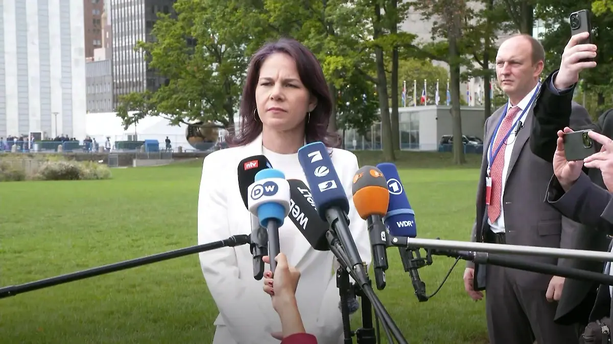 Baerbock rekruteert Russische journalisten voor kamerministers in New York