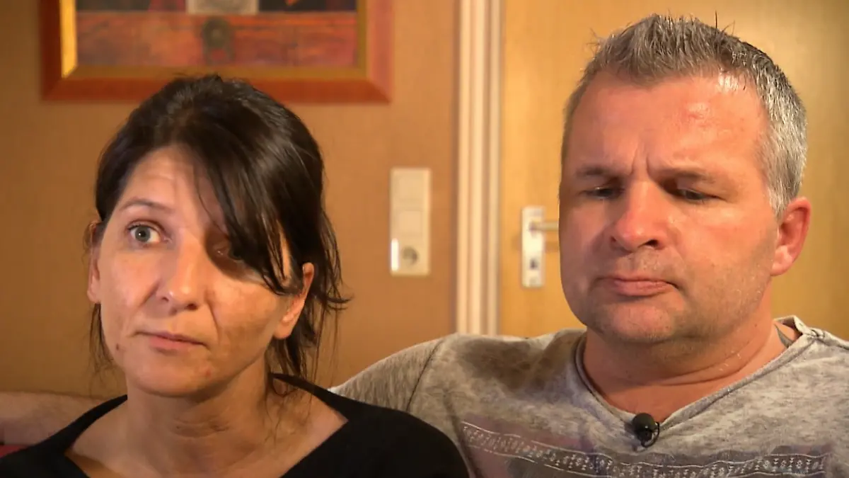 Ein Paar in einem Interview. 