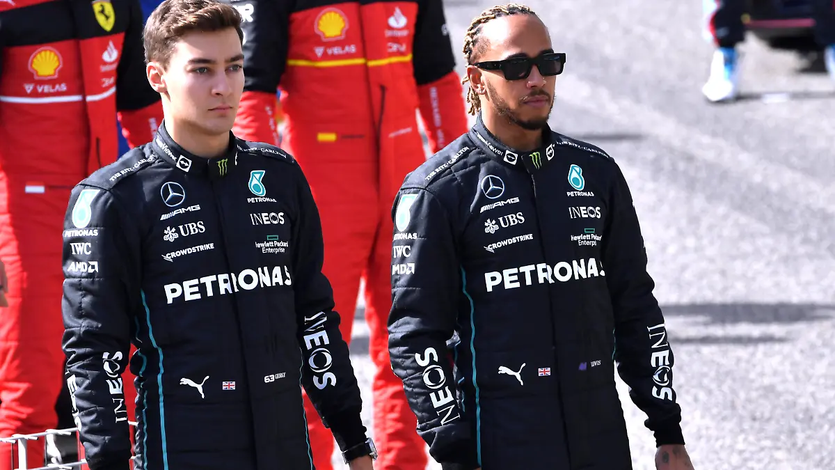  RUSSELL George und HAMILTON Lewis F1 Team Mercedes FIA F1 Saison 2022 Test in Bahrain 1.Tag am 10.03. 2022 Bahrain International Circuit *** RUSSELL George and HAMILTON Lewis F1 Team Mercedes FIA F1 Season 2022 Test in Bahrain 1 day on 10 03 2022 Bahrain International Circuit