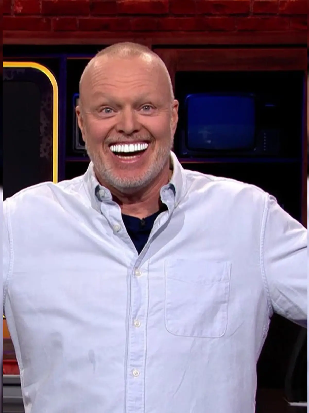 Passend zum Tag der Zahnmedizin hat Stefan Raab die Zähne glänzend weiß!
