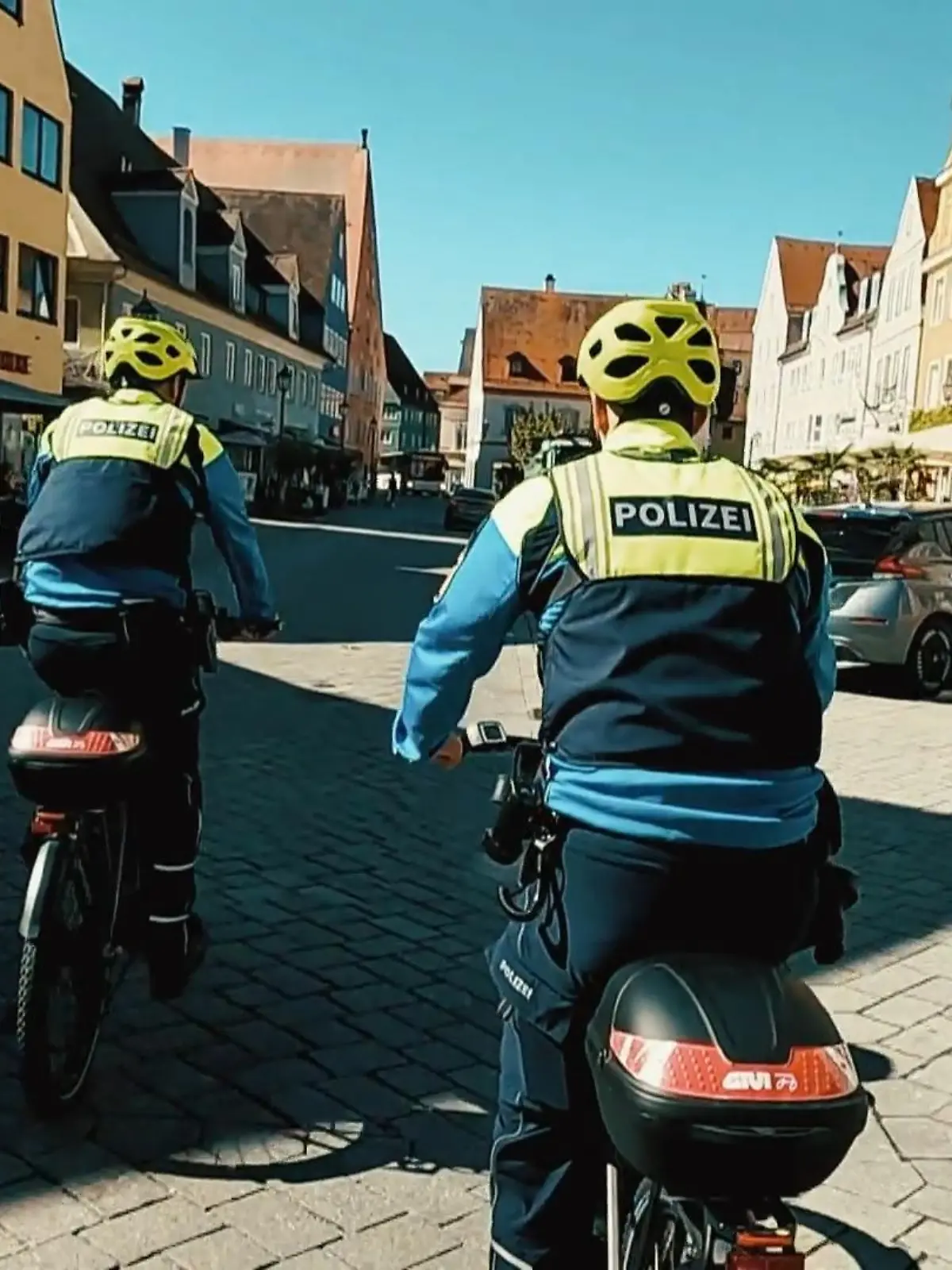 Bild zu: "Anschnallen im Straßenverkehr ist wichtig"