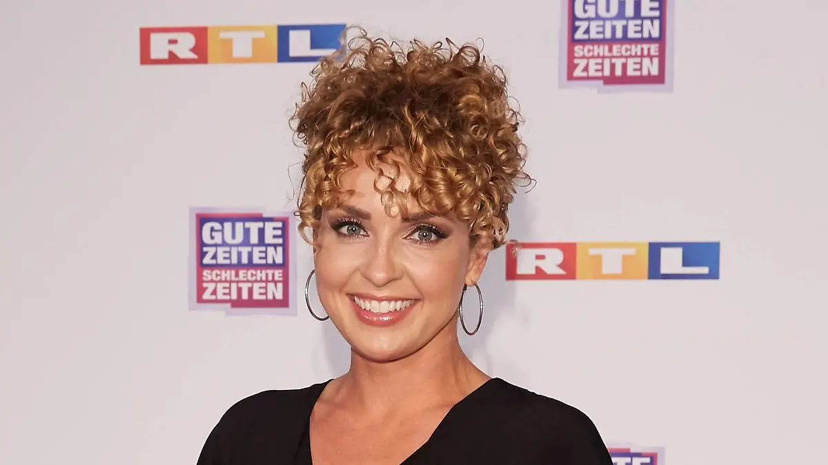 Maria Wedig - GZSZ-Preview zur Folge in Spielfilmlaenge (Ausstrahlung am 30.04.2019) mit Fans im UCI Luxe Kino in Berlin am 29.04.2019. GZSZ-Preview *** Maria Wedig GZSZ Preview episode in feature length Broadcast on 30 04 2019 with fans at UCI Luxe Kino in Berlin on 29 04 2019 GZSZ Preview  