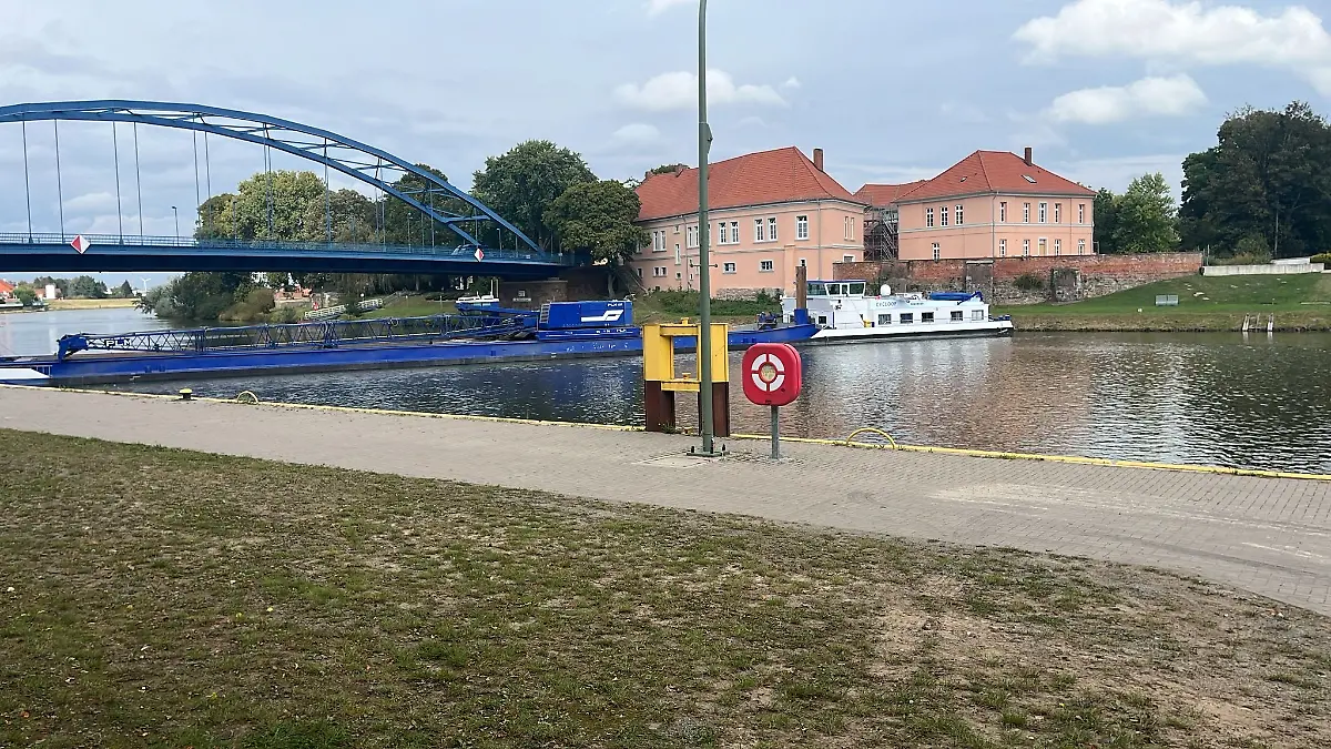 Auf eine zusätzliche Sicherung mit Tampen hat die Crew offenbar verzichtet.