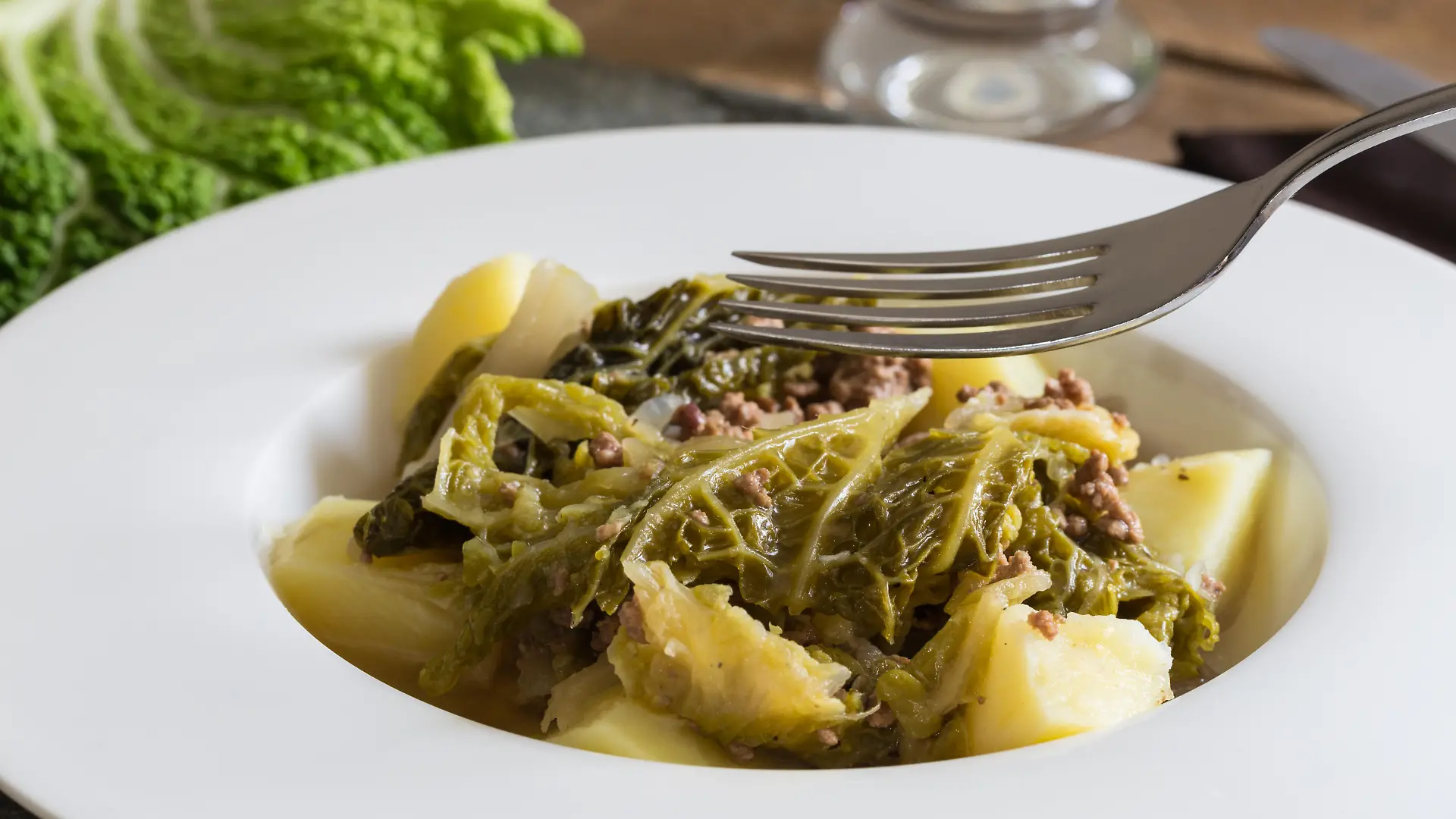 Auch wenn Kohl-Gerichte verpönt sind, sind die dennoch SEHR gesund! Wir haben ein paar tolle Rezepte für euch, die euere Einstellung mit Sicherheit ändern werden.