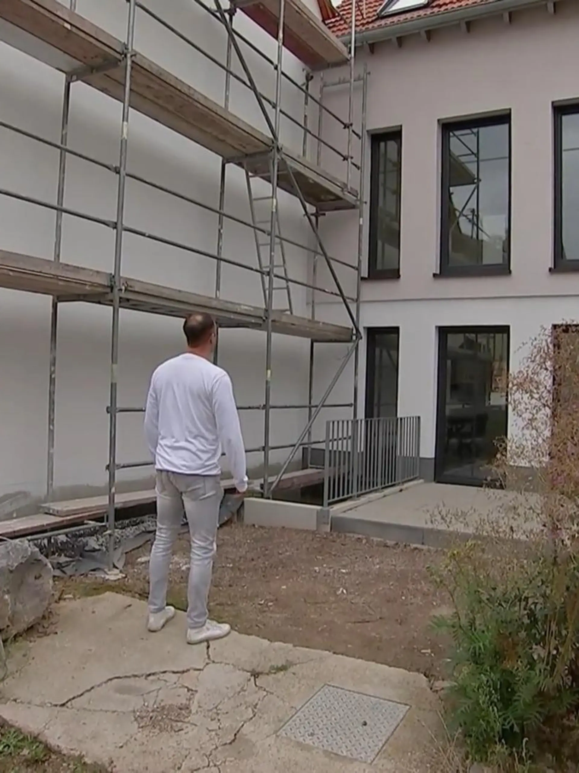 Bild zu: "Wohnung fertig, Einziehen tabu! Bankrotter Bauträger lässt Käufer verzweifeln"