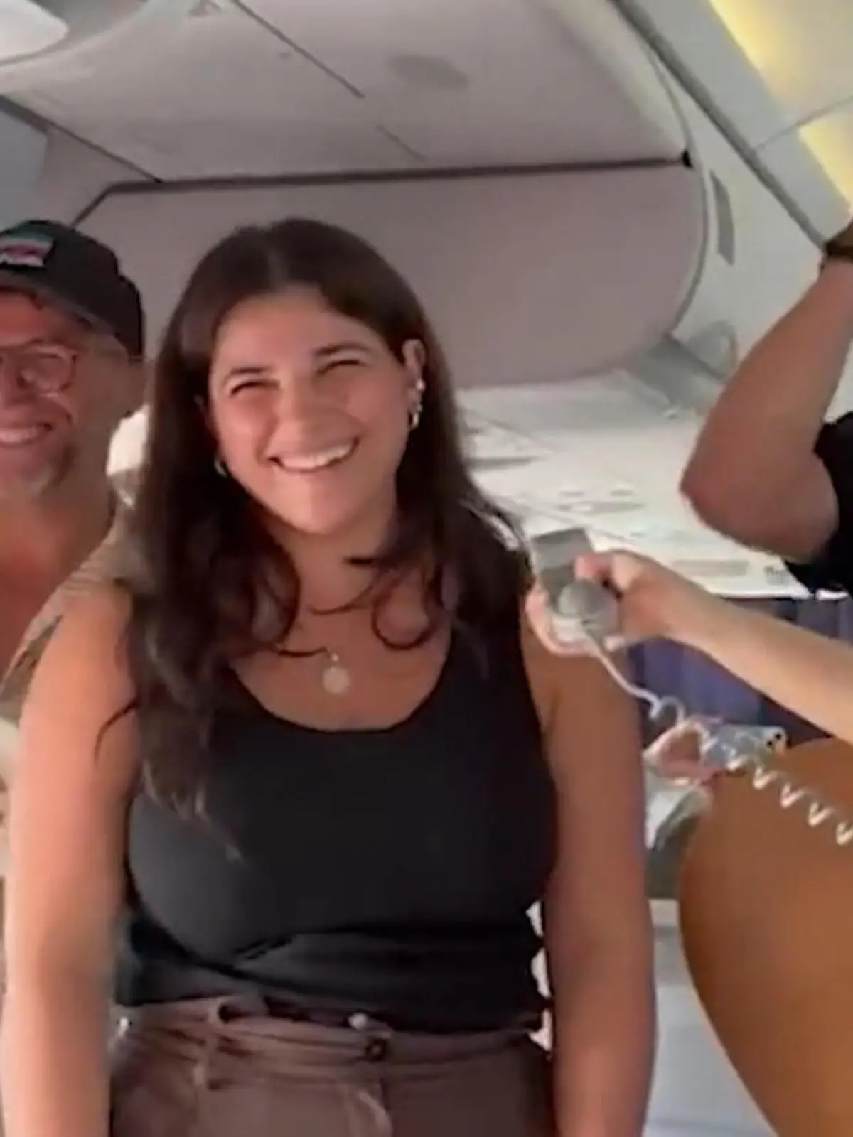 Bild zu: "Vorsicht, musikalische Turbulenzen an Board! Yana Gercke gibt Konzert über den Wolken "