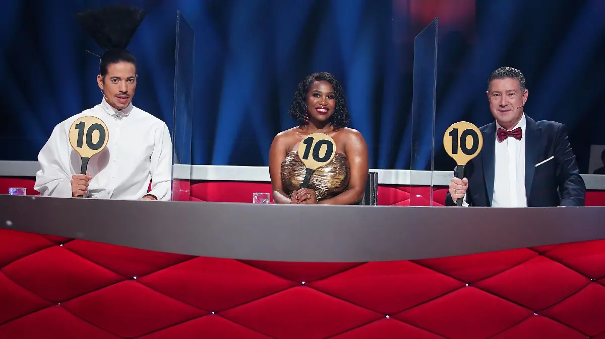 Die Jury (v.l.): Jorge González, Motsi Mabuse und Joachim Llambi (Archivfoto aus 2020)
Die Verwendung des sendungsbezogenen Materials ist nur mit dem Hinweis und Verlinkung auf RTL+ gestattet.