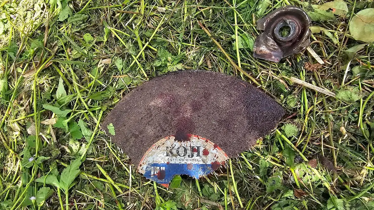 A gardener was killed in a  gruesome freak accident when a grass strimmer he 'fitted with the wrong blade' accidentally cut off his penis.

Praditsil Chuaypad, 39, was mowing a field in Nong Bua Lamphu, northern Thailand, on June 28 and had used a larger fibre cutting wheel to speed up his work - with disastrous consequences.   PACKAGE: Pictures, text