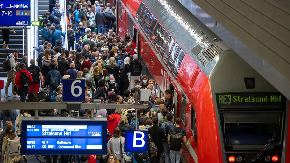 Der VBB ist unzufrieden mit der Bilanz der letzten Monate. Die Gründe: die marode Infrastruktur und ein nicht immer zu bewältigendes Fahrgastaufkommen - vor allem Richtung Ostsee.