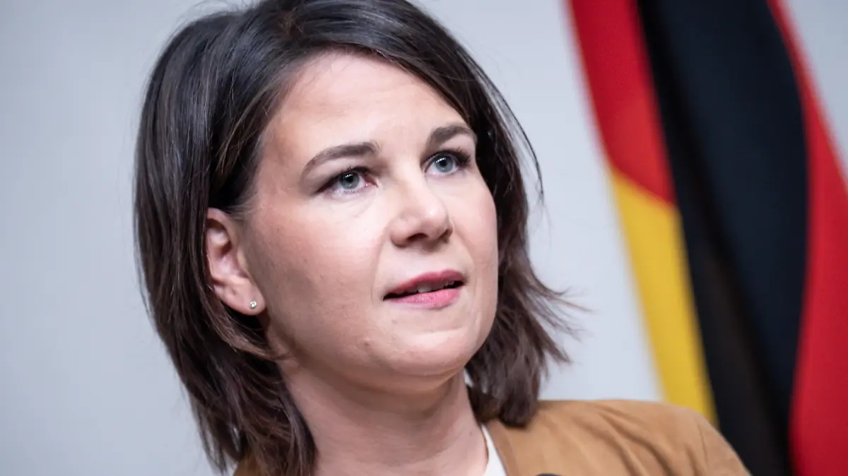 Annalena Baerbock (Bündnis90/Die Grünen), Außenministerin, nimmt zusammen mit der estnischen Außenministerin an einer Pressekonferenz teil. Im Zentrum der Gespräche der deutschen Außenministerin bei ihrer Reise durch das Baltikum steht die Reaktion von EU, Nato und internationaler Gemeinschaft auf den Krieg Russlands gegen die Ukraine.