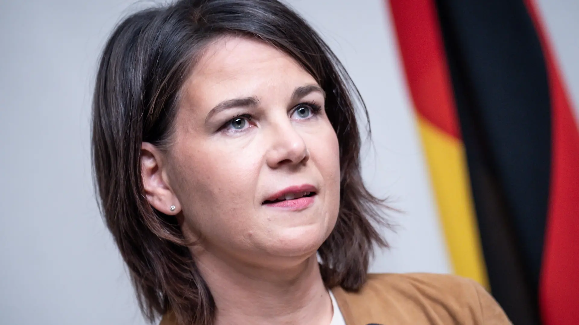 Annalena Baerbock (Bündnis90/Die Grünen), Außenministerin, nimmt zusammen mit der estnischen Außenministerin an einer Pressekonferenz teil. Im Zentrum der Gespräche der deutschen Außenministerin bei ihrer Reise durch das Baltikum steht die Reaktion von EU, Nato und internationaler Gemeinschaft auf den Krieg Russlands gegen die Ukraine.