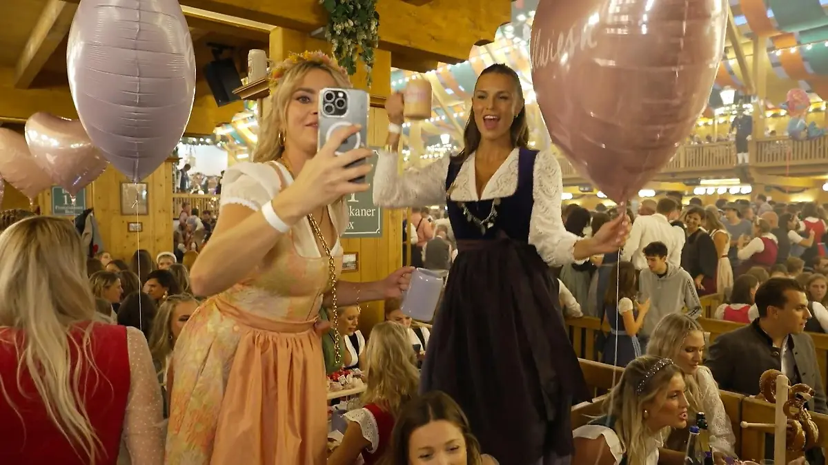 Das denken die Promis darüber Bill Kaulitz und Marc Eggers turteln auf der Wiesn