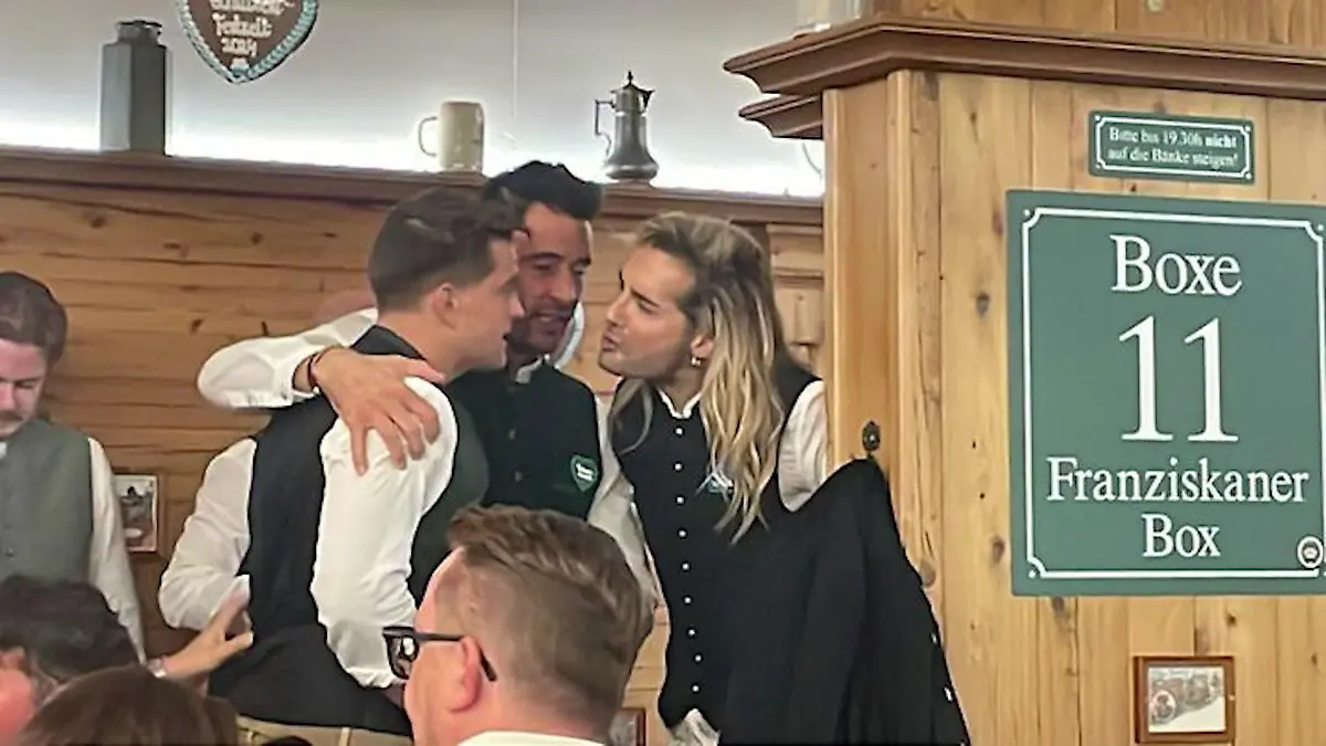 Erwischt! Bill Kaulitz schildpad met zijn Marc op de Wiesn Sie es schon wieder!