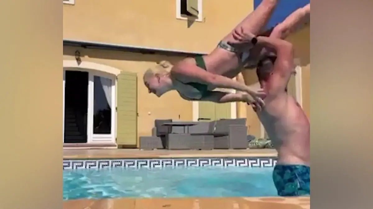 Vuile ramp! Berühmte Hebefigur Kost Flo zähne Johnny en Baby können's besser