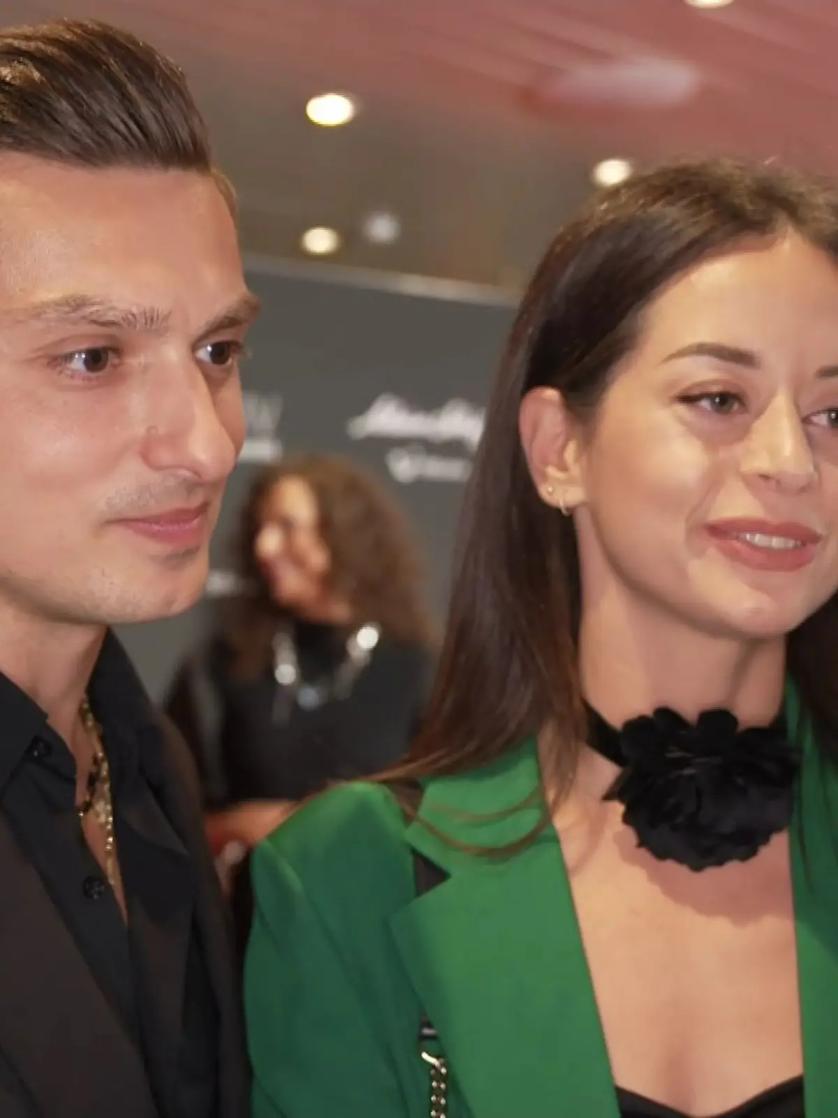 Bild zu: "Wie Zsolt und Malika zueinander stehen"