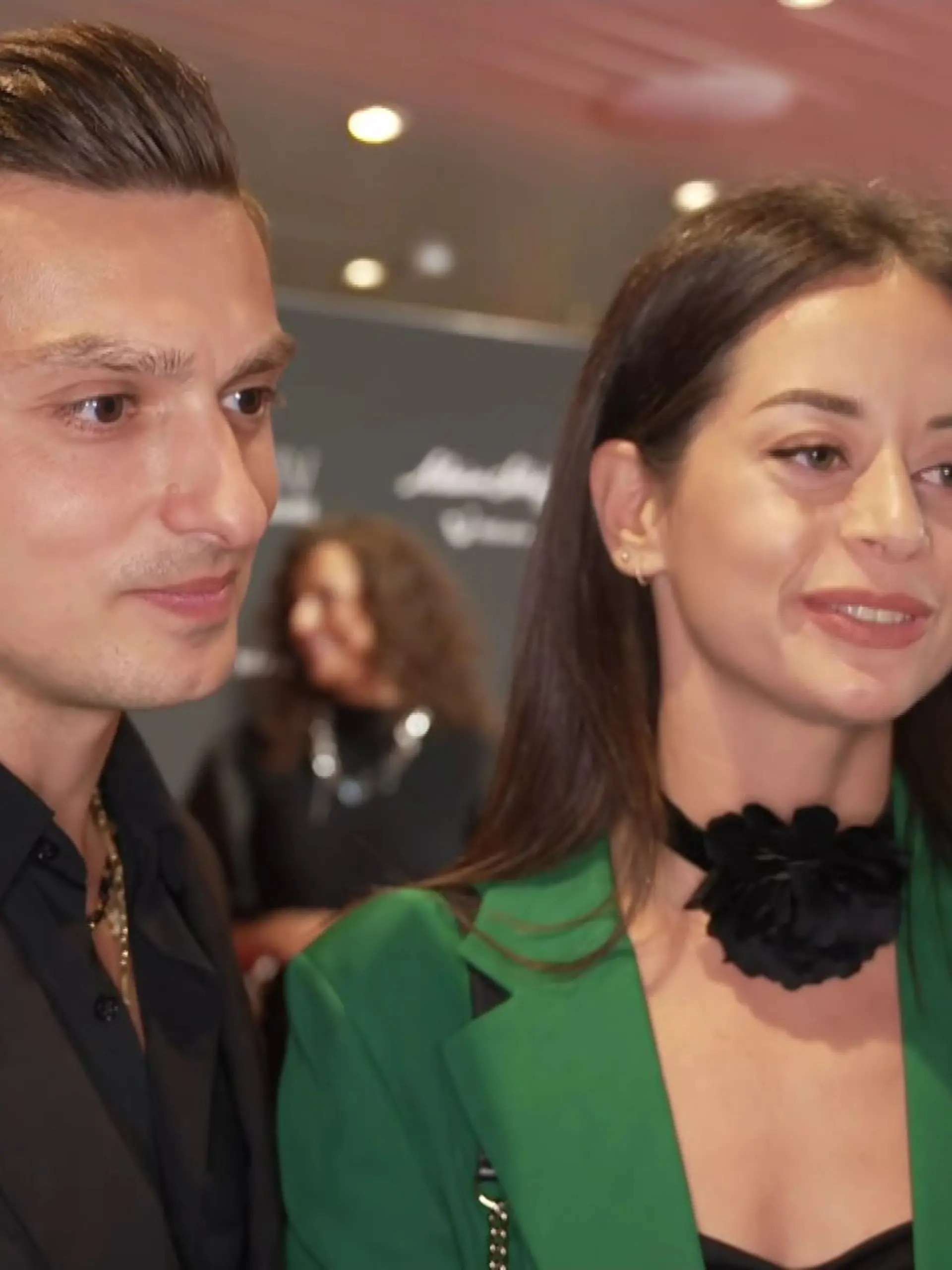 Bild zu: "Wie Zsolt und Malika zueinander stehen"