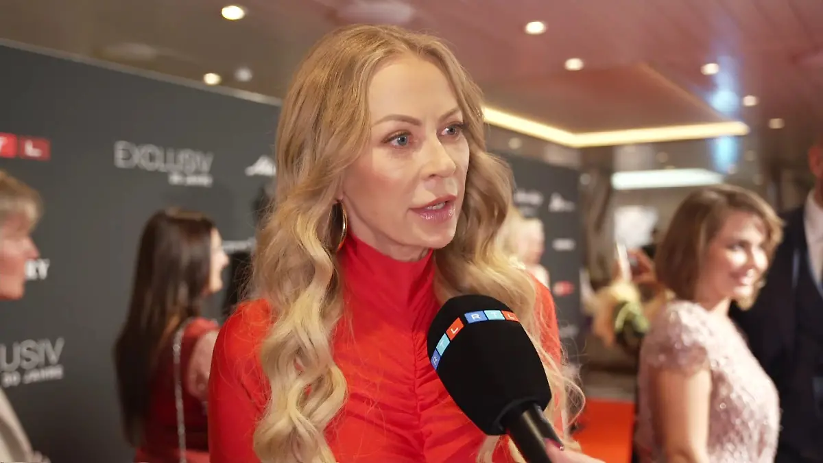 Jenny Elvers findet im RTL-Interview. 