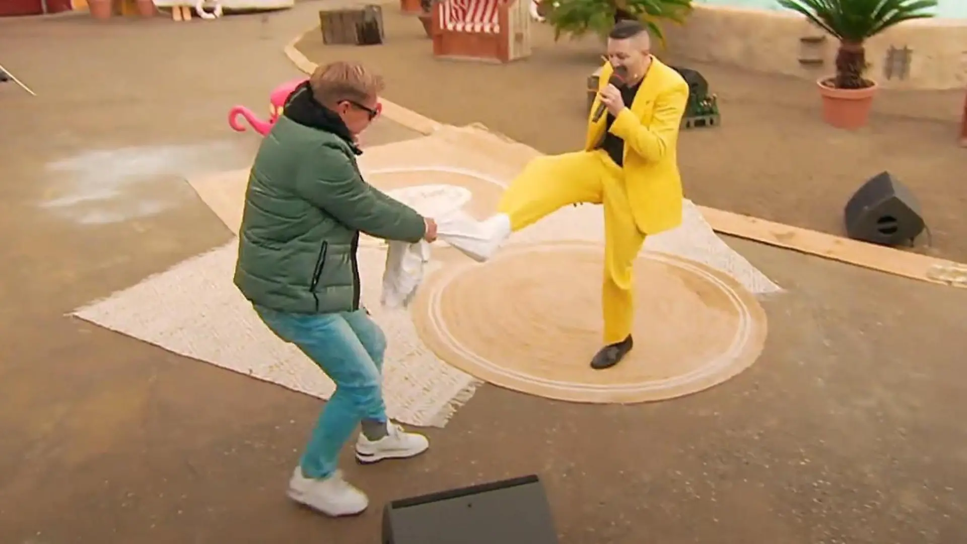 Menderes is back – und mal wieder geht einiges schief! Was wäre DSDS ohne ihn?