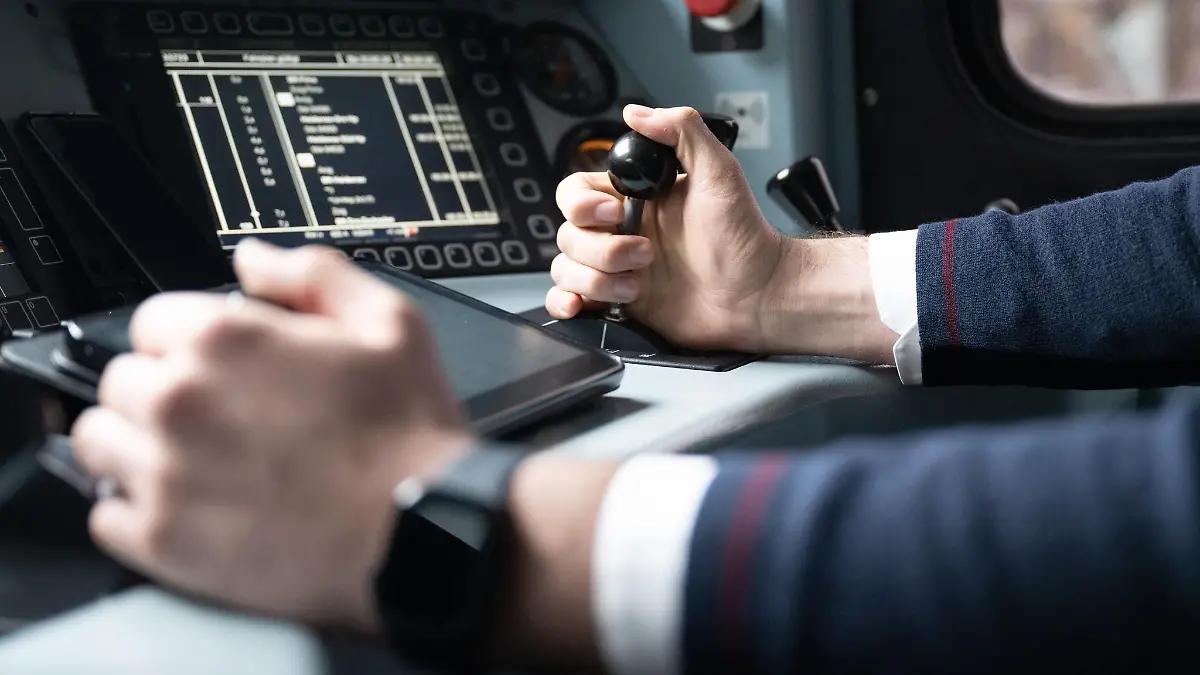 Bild zu: "So viel verdient ein Lokführer bei der Deutschen Bahn"