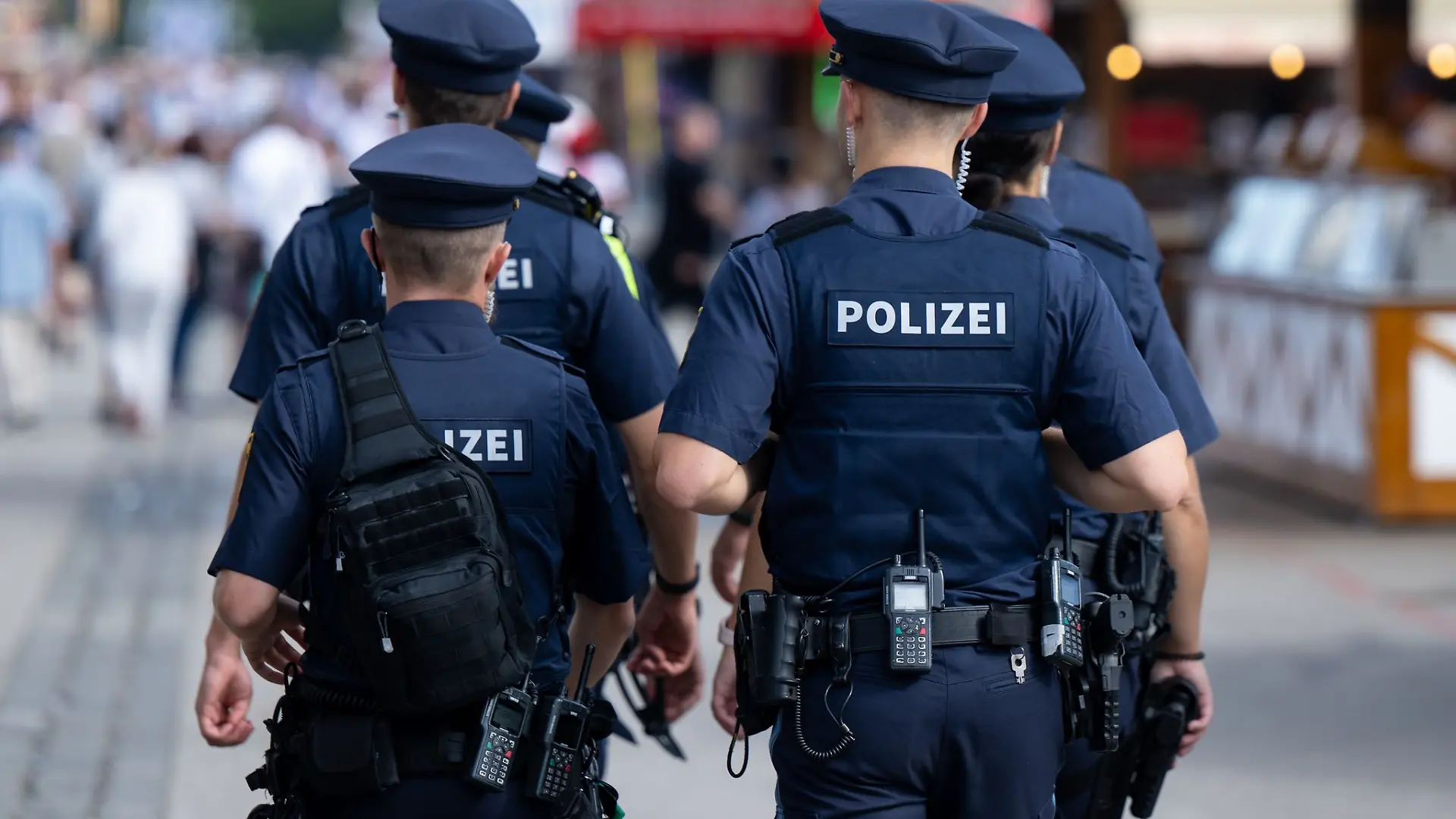 Die Polizei geht auf dem Oktoberfest scharf gegen sexuelle Belästigung vor. (Archivbild)