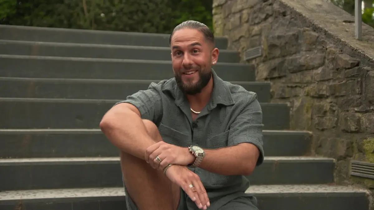 Der Realitystar hat frohe Neuigkeiten zu verkünden.