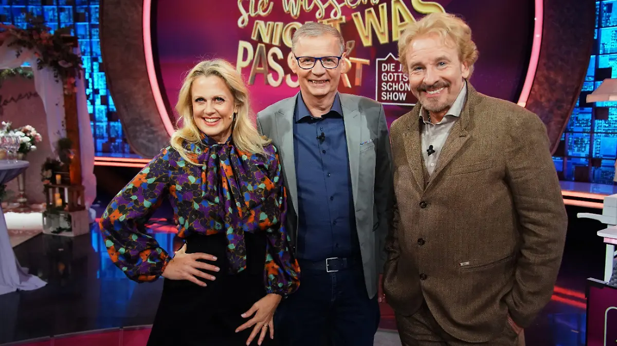 Barbara Schöneberger, Günther Jauch (M.) und Thomas Gottschalk. (Archivfoto)
Die Verwendung des sendungsbezogenen Materials ist nur mit dem Hinweis und Verlinkung auf RTL+ gestattet.