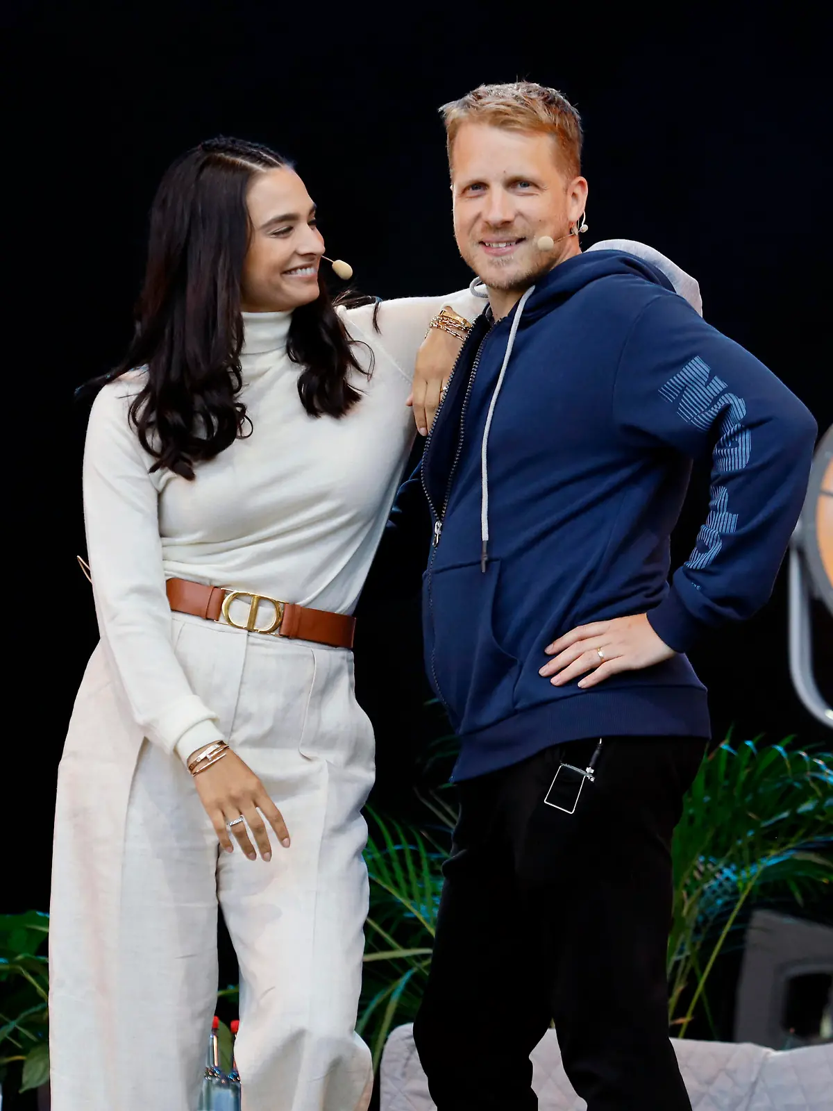 Amira Pocher mit Ehemann Oliver Pocher mit dem Programm 'Die Pochers hier! live' beim BonnLive Kulturgarten Open Air 2021 in der Rheinaue. Bonn, 01.08.2021