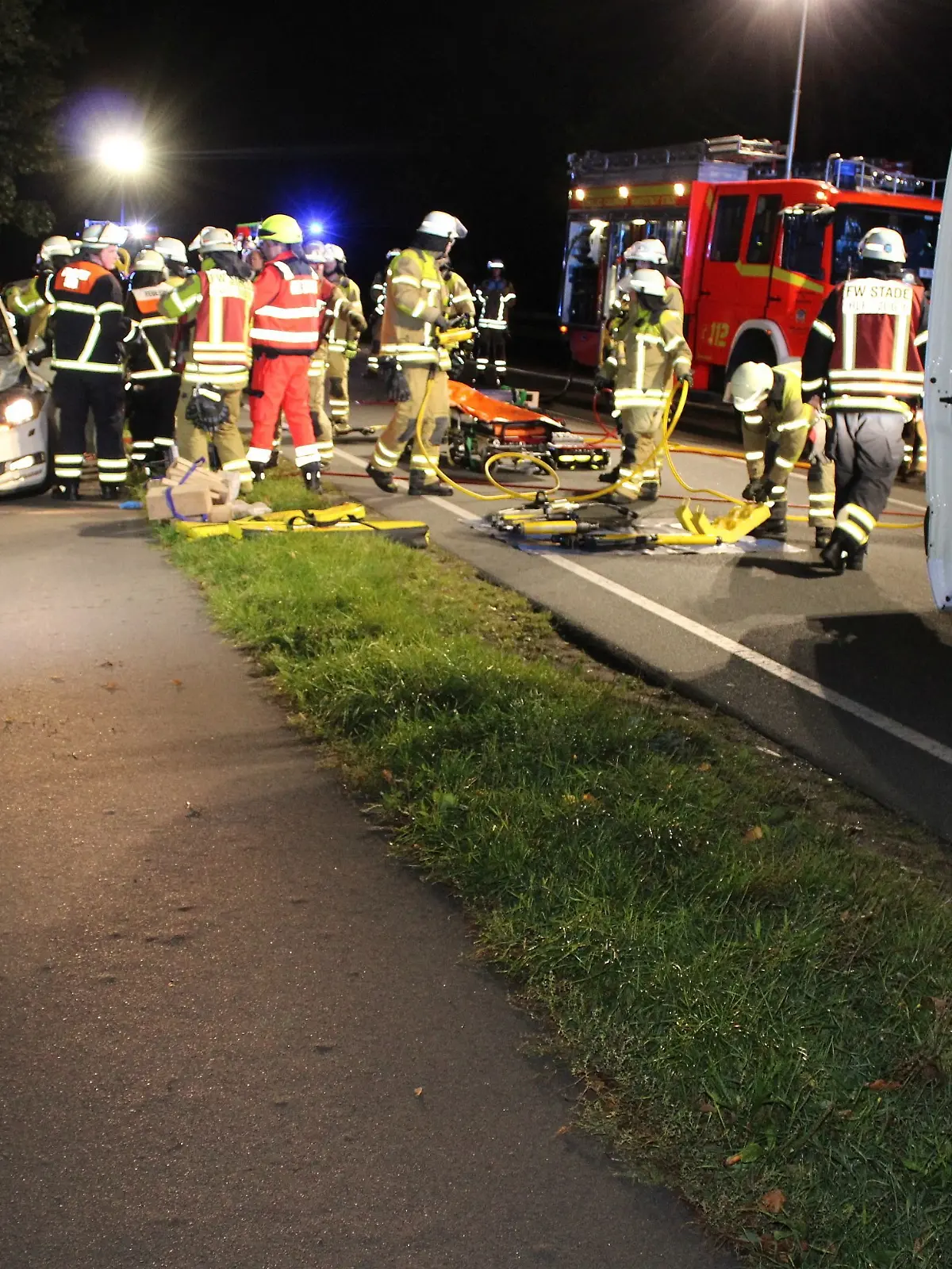 Bild zu: "Taxifahrer rast in freilaufende Pferde"