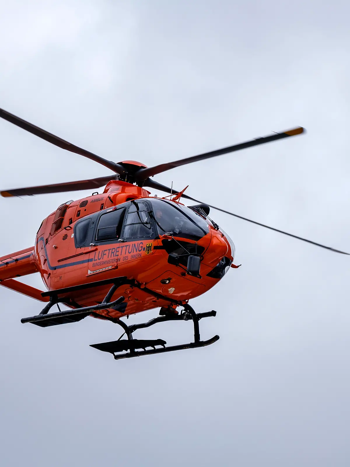 Bild zu: "80 Meter in die Tiefe - Bergwanderer stürzt in Bayern in den Tod "
