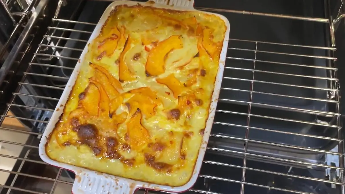 Hensslers schnelle Nummer: Dieses Kartoffel-Kürbis-Gratin heizt euch ...