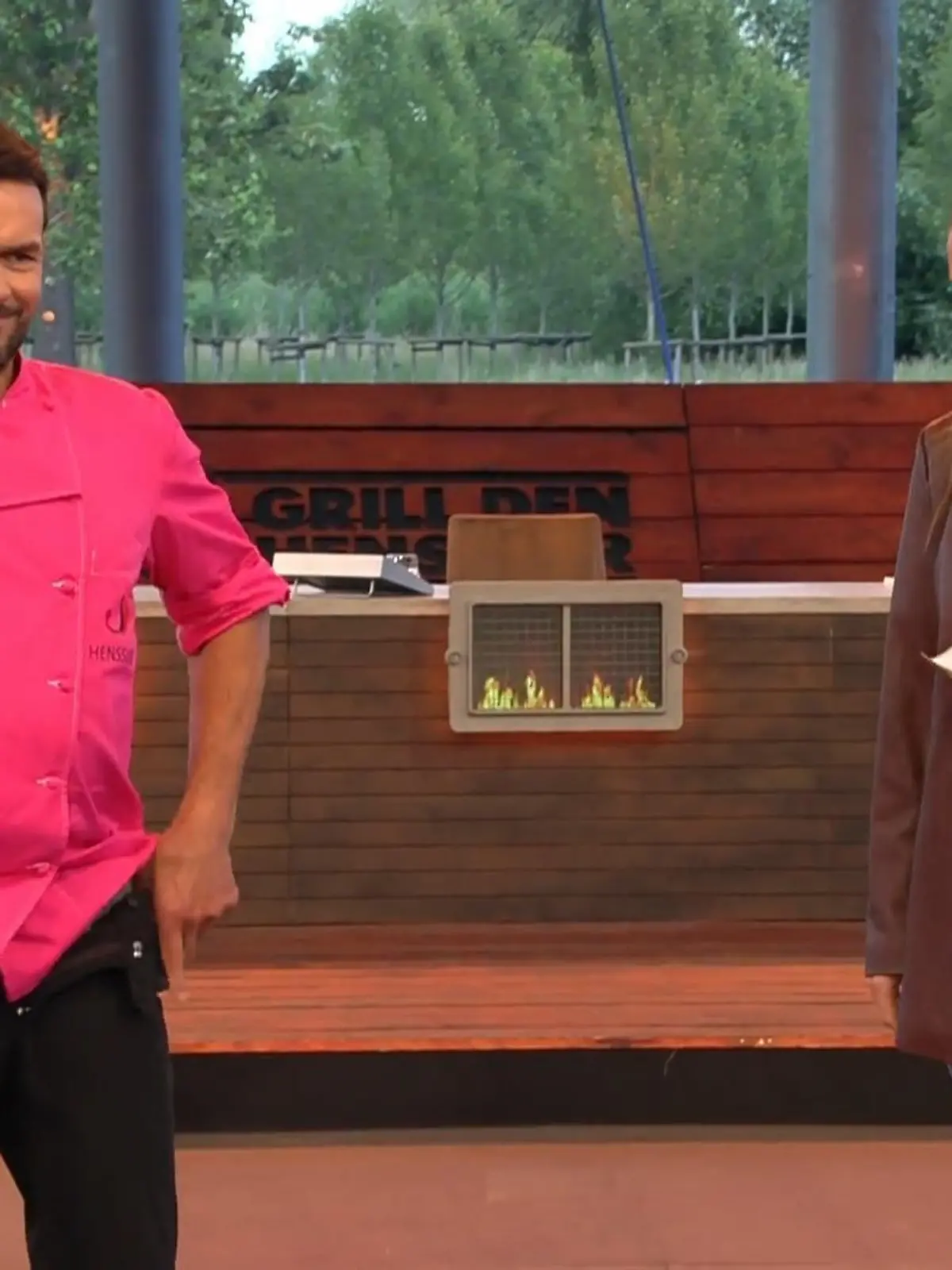 Bild zu: "Schwupps, da ist die Hose runter. Warum zieht Steffen Henssler blank?"