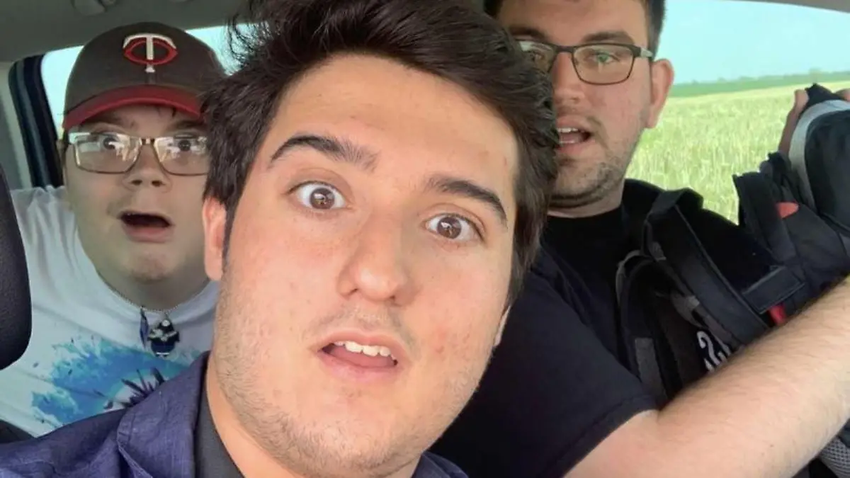 Nicholas Nair, 20, aus Denton, Texas, Gavin Short, 19, aus Grayslake, Illinois, und Drake Brooks, 22, of Evansville, Indiana, sind bei einem Autounfall ums Leben gekommen.