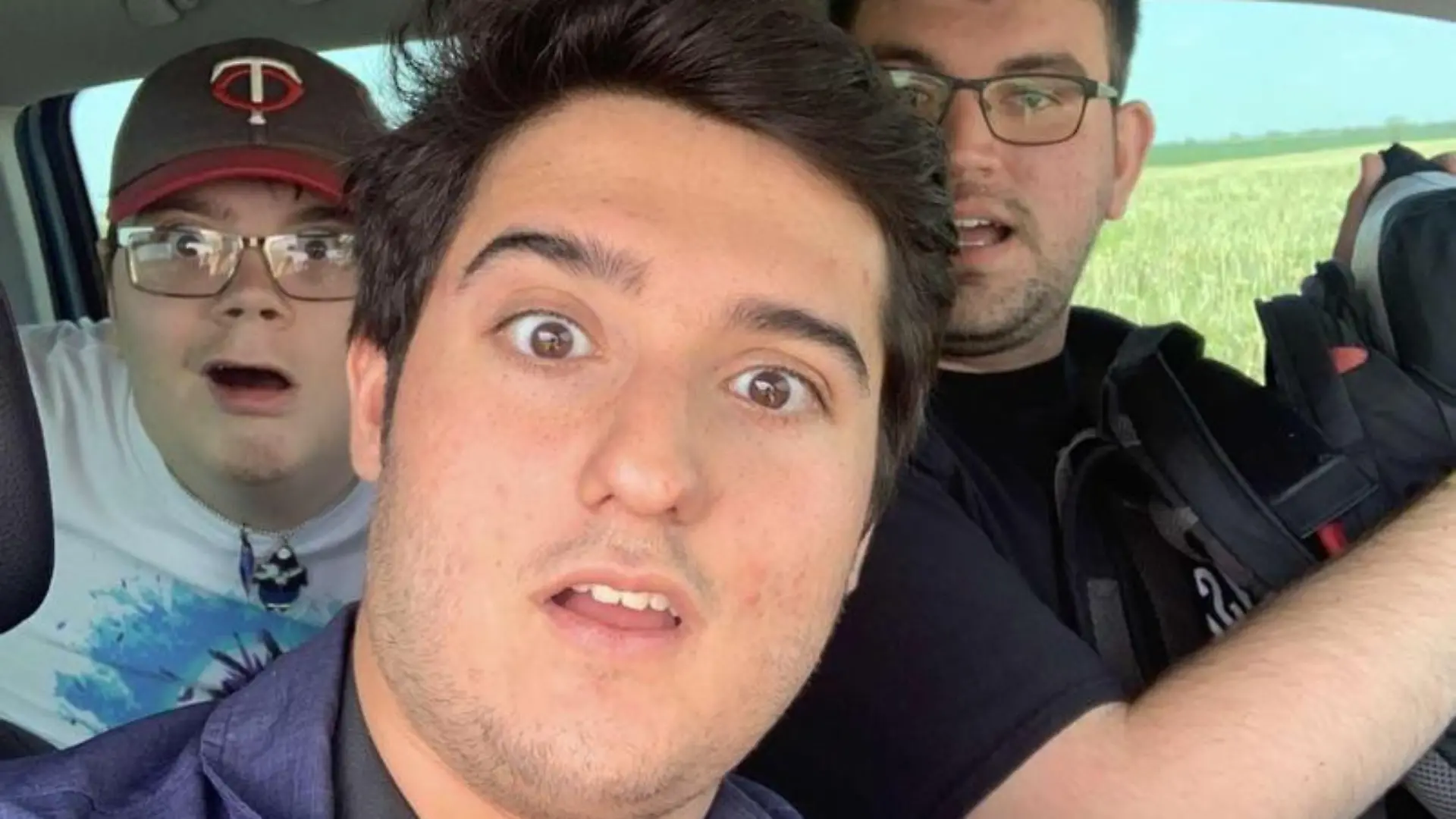Nicholas Nair, 20, aus Denton, Texas, Gavin Short, 19, aus Grayslake, Illinois, und Drake Brooks, 22, of Evansville, Indiana, sind bei einem Autounfall ums Leben gekommen.
